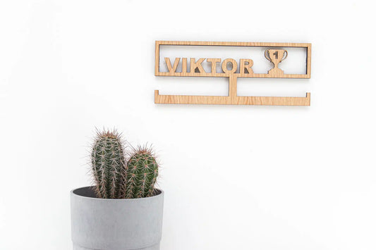 Medaljhållare med namn - 40×16 cm