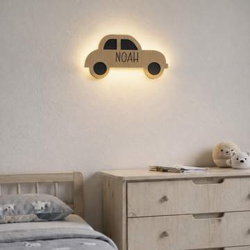 Barnlampa – Bil med namn – 42x28 cm